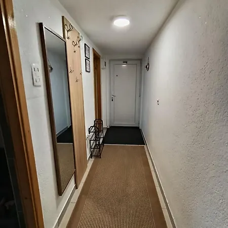 4a Apartment *